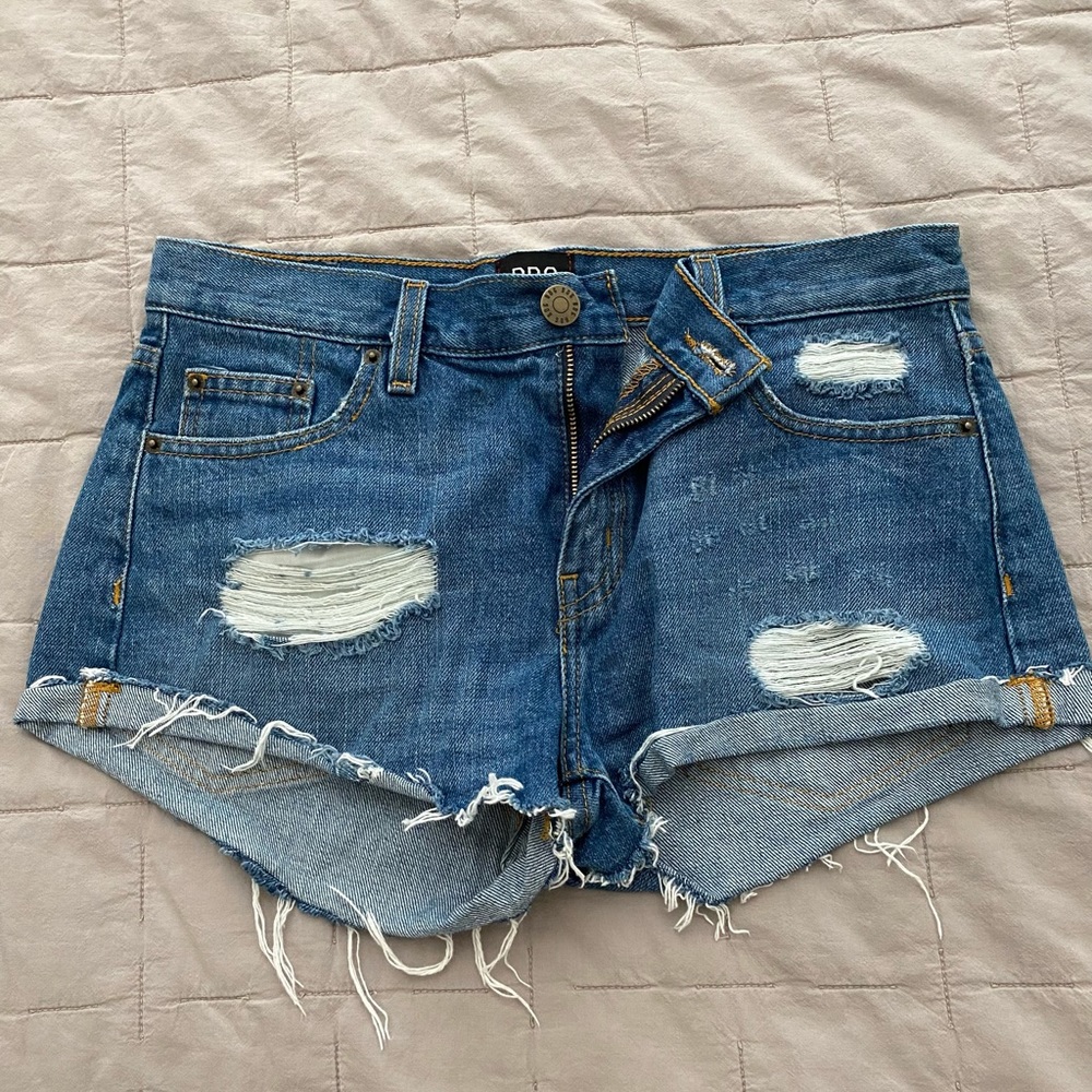 BDG Urban Outfitters Medium Wash Shorts! Size 26